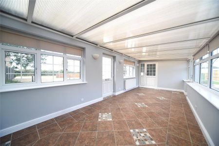 4 bedroom bungalow to rent - Photo 2