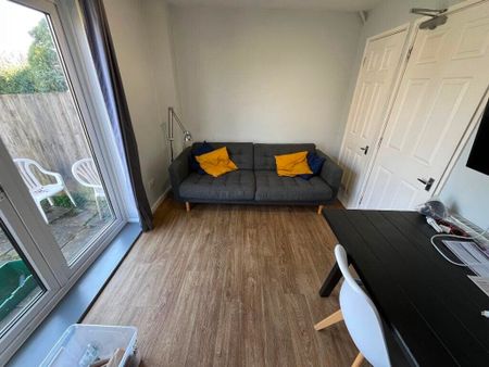 Canberra Grove, Filton - Photo 5