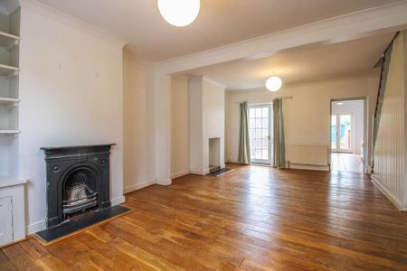 3 bedroom terraced house to rent - Photo 5