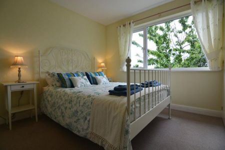 4 bedroom detached house to rent - Photo 4