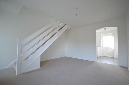 2 bedroom terraced house to rent - Photo 3