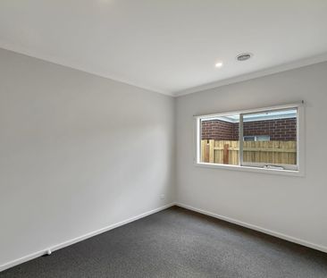 🏡 Brand New 4-Bedroom House in Eynesbury - Photo 6