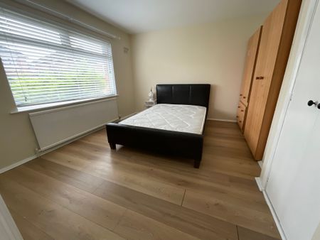 18 Erinvale Drive, Belfast, BT10 0GE - Photo 3