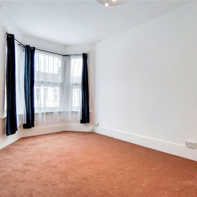 Roundwood Road, NW10, London - Photo 1