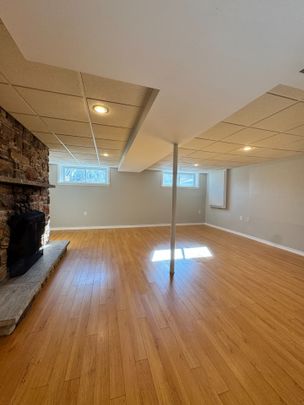 For Lease - 205 Talbot Crescent, Newmarket, Ontario - Photo 1