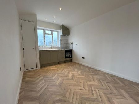 Studio to rent - Photo 2