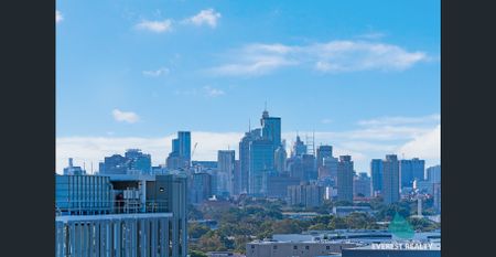 1 bed + study top level city view apartment for lease - Photo 2