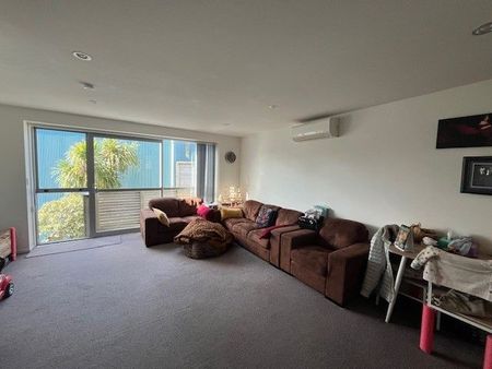 Townhouse in Quetta Street, Ngaio - Photo 4