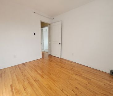 842 Rue Prieur E., Montréal (Ahuntsic-Cartierville), QC H2C - Photo 2