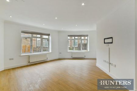 1 bedroom Flat To Let - Photo 2