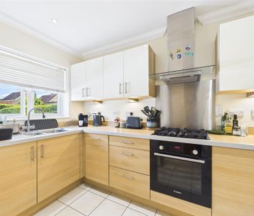 3 bedroom semi-detached house to rent - Photo 3