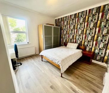 3 bedroom terraced house to rent - Photo 4