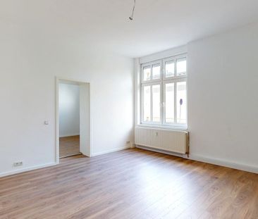 *ERSTBEZUG NACH SANIERUNG* Großzügige 4-Zimmerwohnung mit Charme - Foto 1