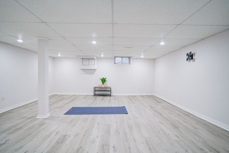 For Lease - 250 Belvenia Road, Burlington, Ontario - Photo 4