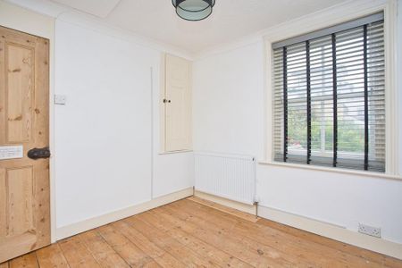2 bedroom terraced house to rent - Photo 2