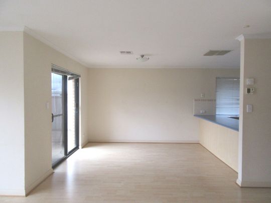 30 Hartley Grove, Windsor Gardens SA, Belconnen - Photo 1