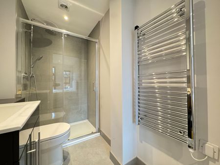 2 Bed Flat, High Road, HA0 - Photo 5