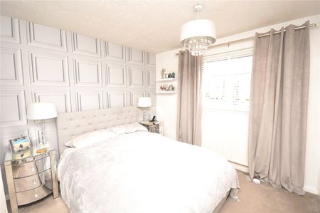 16, Leasowe Close, Leeds, West Yorkshire, LS10 2HS - Photo 3