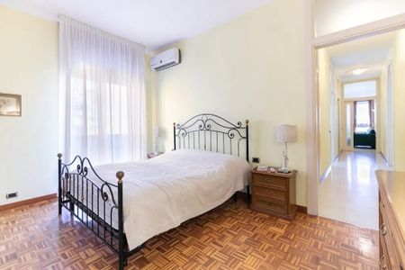 Via Michele Novaro, Milan, Lombardy 20161 - Photo 4