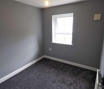 Goodman Close, Chapel-en-le-frith, SK23 - Photo 2