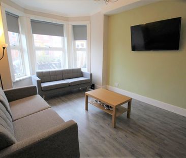 6 bedroom semi-detached house to rent - Photo 1
