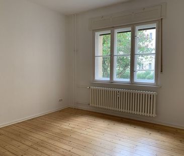 Helle Altbauwohnung mit Holzdielen - Photo 1