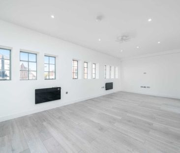 High Street - Photo 3