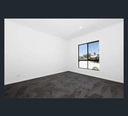 2/7 Stewart Avenue, Salisbury, SA 5108 - Photo 1