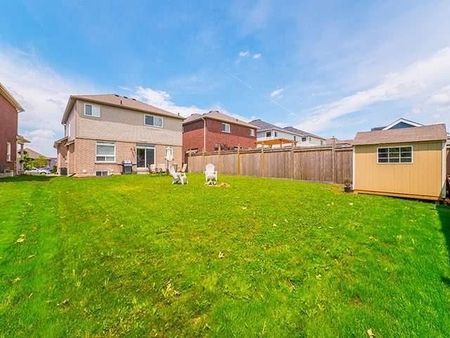 For Lease - 100 Sun King Crescent, Barrie, Ontario - Photo 2