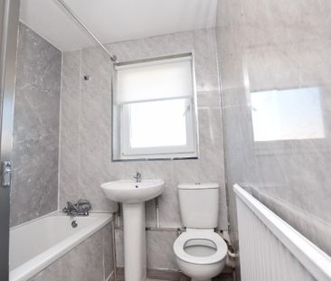 2 bedroom semi-detached house to rent - Photo 6