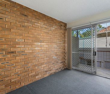 Tidy Two Bedroom Unit - Photo 5