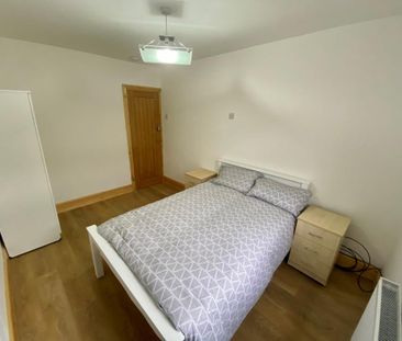 1 bedroom in a house share to rent - Photo 4