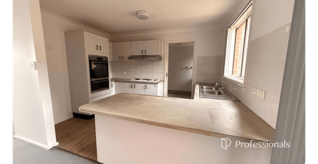 FRESHLY PAINTED 3 BEDROOM TOWNHOUSE - Photo 5