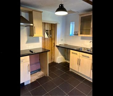 2 bedroom terraced house to rent - Photo 2