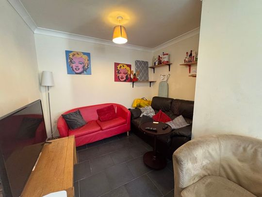 Bradshaw Road, Chichester - Photo 1