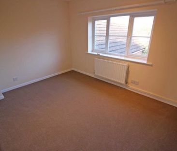 2 bedroom end of terrace house to rent - Photo 3