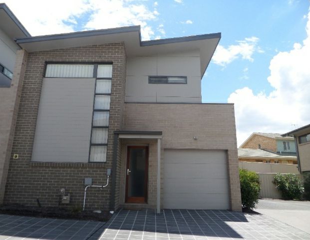 Modern 2 bedroom townhouse - Photo 1