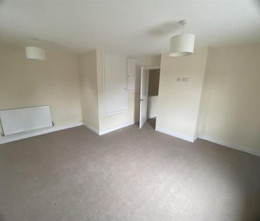 2 bedroom detached house to rent - Photo 3