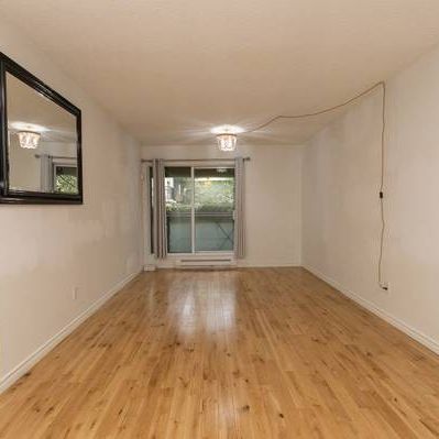 (ORCA-REF#217-140E)*1 BD, 1 BA Apartment in Prime Lower Lonsdale- Reno - Photo 1