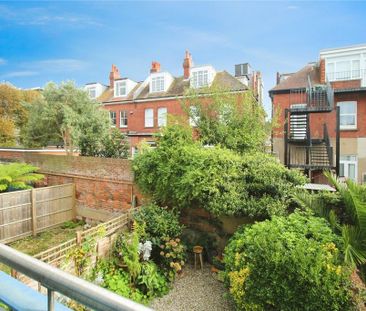 2 bedroom flat to rent - Photo 5