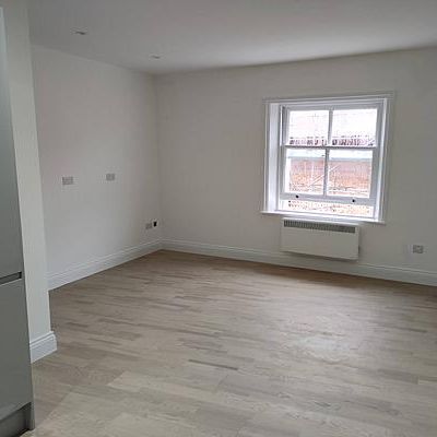 3 bedroom apartment to rent - Photo 1