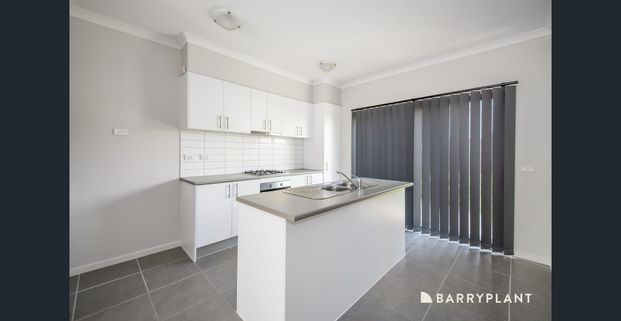 Dont Miss Out on This Well Presented and Modern 2 Storey Town House - Photo 1