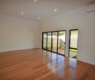 52 Churchill Way, Kilsyth - Photo 4