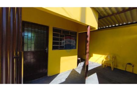 Charmosa Casa à Venda na Rua Alvares Cabral - Foto 4