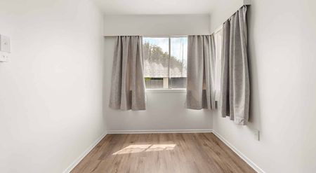 Family Home in Deanwell - Photo 2