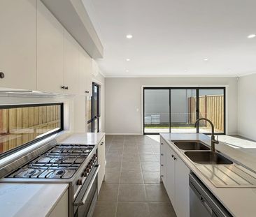 🏡 Brand New 4-Bedroom Townhouse in Wollert - Photo 5