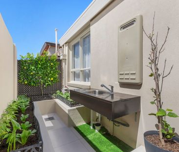 Bright and Stylishly Renovated – Furnished or Unfurnished options a... - Photo 5