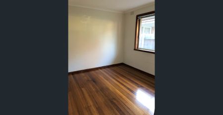 Close to Mitcham Station - Photo 2