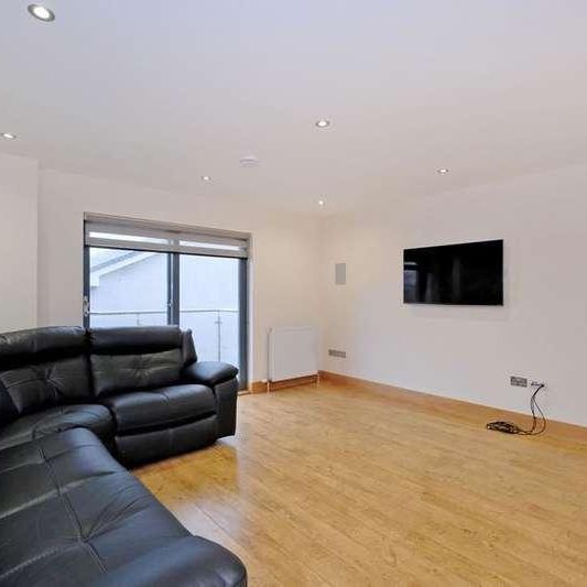 Beaconsfield Mews, Top Floor, AB15 - Photo 1