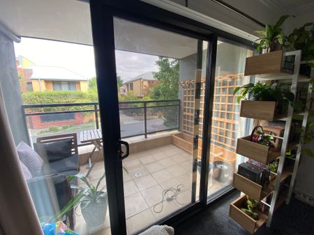 Caulfield East - Photo 4